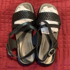 Dansko size 40/9 black sandals in great condition